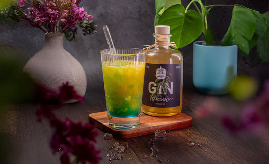 🌿🥭 Blue Blooded – Farbexplosion mit Dresdner Feingeist Gin Cannabis 🥭🌿